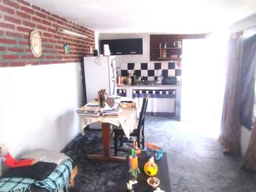 En Venta Casa 2 dormitorios   depto 1 dormitorio - Oportunidad - Inversión - La Falda - Córdoba