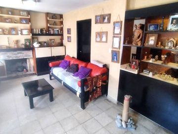 En Venta Casa 2 dormitorios   depto 1 dormitorio - Oportunidad - Inversión - La Falda - Córdoba
