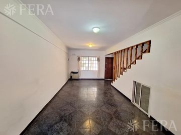 Venta de PH 3 ambientes con cochera en Wilde