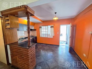 Venta de PH 3 ambientes con cochera en Wilde