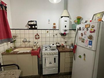 Casa en  venta de 3 ambientes con cochera, patio, terraza y parrilla - Wilde