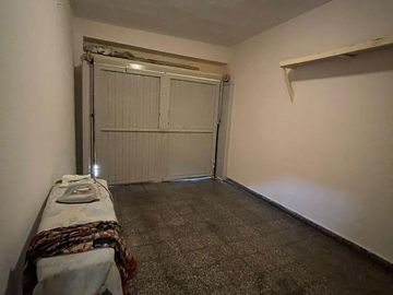 Casa en  venta de 3 ambientes con cochera, patio, terraza y parrilla - Wilde