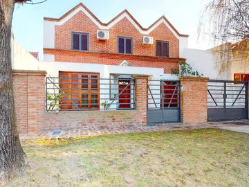 Casa en venta en Tolosa - Dacal Bienes Raíces