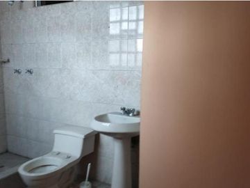 DE VENTA HERMOSA CASA, IMBABURA, CIUDAD ATUNTAQUI.