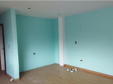 DE VENTA HERMOSA CASA, IMBABURA, CIUDAD ATUNTAQUI.