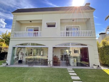 Casa en Fincas de Iraola II