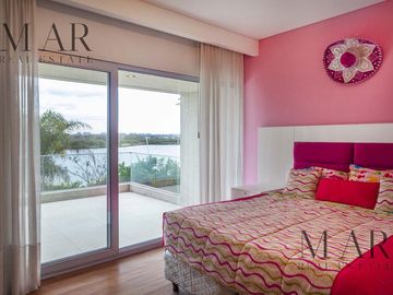 Casa al lago en Venta. El Golf, Nordelta