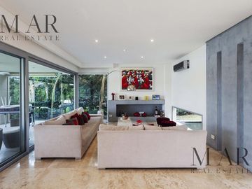 Casa al lago en Venta. El Golf, Nordelta