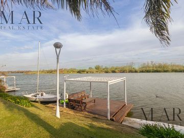 Casa al lago en Venta. El Golf, Nordelta