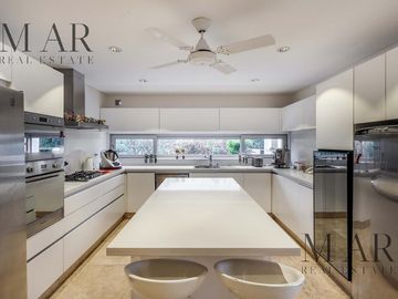 Casa al lago en Venta. El Golf, Nordelta