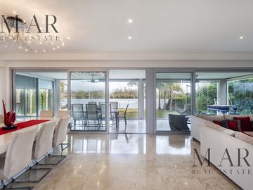Casa al lago en Venta. El Golf, Nordelta
