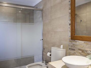 Casa al lago en Venta. El Golf, Nordelta