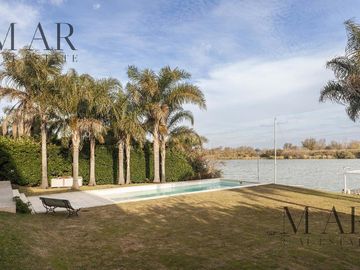 Casa al lago en Venta. El Golf, Nordelta