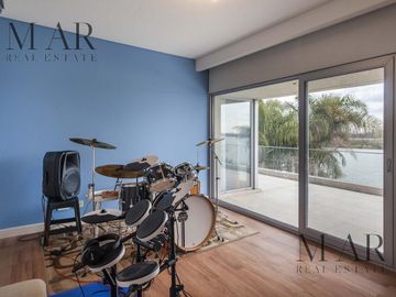 Casa al lago en Venta. El Golf, Nordelta