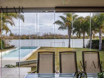 Casa al lago en Venta. El Golf, Nordelta