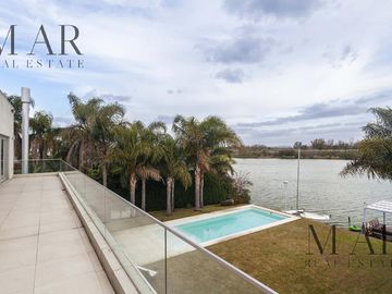 Casa al lago en Venta. El Golf, Nordelta