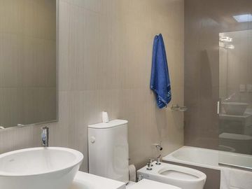 Casa al lago en Venta. El Golf, Nordelta