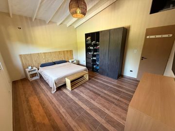 Venta - Casa - Barrio Los Pinos - Exaltación de la Cruz
