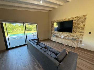 Venta - Casa - Barrio Los Pinos - Exaltación de la Cruz