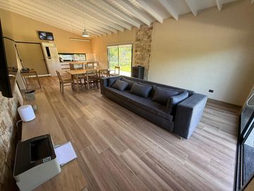 Venta - Casa - Barrio Los Pinos - Exaltación de la Cruz