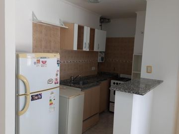 AMOBLADO 2 DORMIT C/BALCON A MTS BV. SAN JUAN