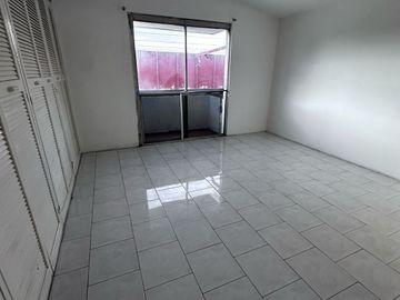 Casa con uso de suelo / Escuela