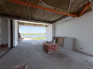 Casa en venta al lago con 5 habitaciones en suite en Los Puentes, Nordelta