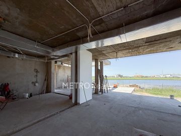 Casa en venta al lago con 5 habitaciones en suite en Los Puentes, Nordelta