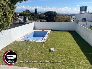 ¡Tu hogar ideal con alberca y jardín!