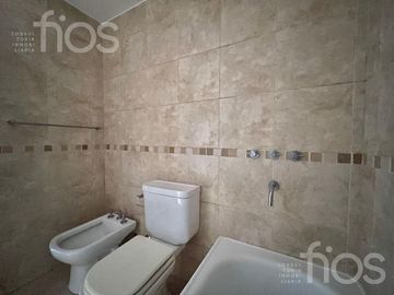 VENTA DEPARTAMENTO DE UN DORMITORIO CON BALCON EN LOURDES - COCHERA OPCIONAL