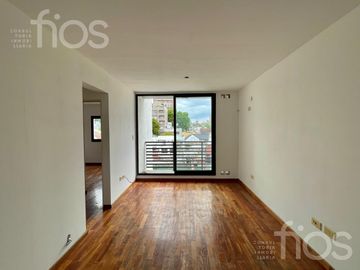 VENTA DEPARTAMENTO DE UN DORMITORIO CON BALCON EN LOURDES - COCHERA OPCIONAL