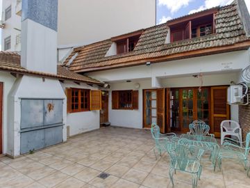 Casa en  impecable estado, 2 plantas con 3 dorm uno en suite, amplio parque, gge