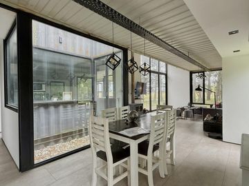 Moderna casa en barrio Pinares, Santa Clara