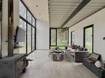 Moderna casa en barrio Pinares, Santa Clara