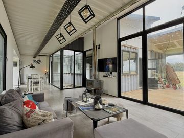 Moderna casa en barrio Pinares, Santa Clara