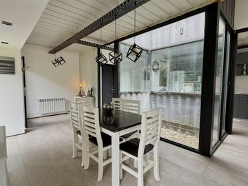 Moderna casa en barrio Pinares, Santa Clara