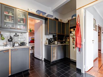La Lucila - Casa de 5 amb con Jardín y Pileta - sobre doble Lote!