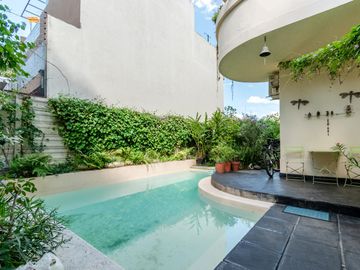 La Lucila - Casa de 5 amb con Jardín y Pileta - sobre doble Lote!