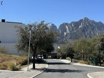 CASA EN VENTA RESIDENCIAL CORDILLERA, SANTA CATARINA