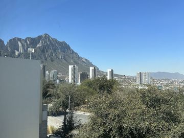 CASA EN VENTA RESIDENCIAL CORDILLERA, SANTA CATARINA