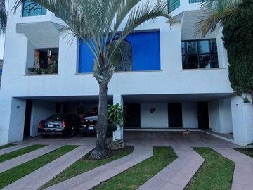 SE VENDE RESIDENCIA EN FRACCIONAMIENTO BUGAMBILIAS PRIMERA SECCION