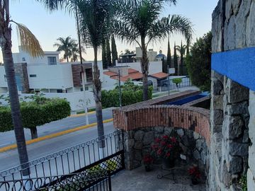 SE VENDE RESIDENCIA EN FRACCIONAMIENTO BUGAMBILIAS PRIMERA SECCION