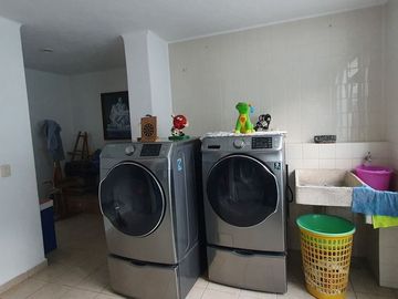 SE VENDE RESIDENCIA EN FRACCIONAMIENTO BUGAMBILIAS PRIMERA SECCION