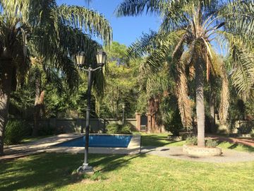 CASA EN VENTA EN BARRIO LOS OLMOS-ROLDAN-