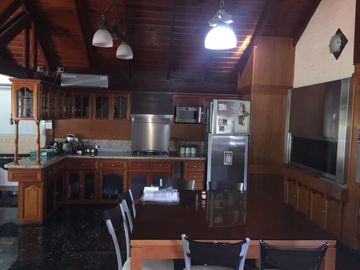 CASA EN VENTA EN BARRIO LOS OLMOS-ROLDAN-
