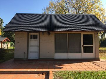 CASA EN VENTA EN BARRIO LOS OLMOS-ROLDAN-