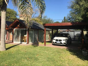 CASA EN VENTA EN BARRIO LOS OLMOS-ROLDAN-