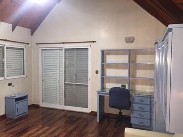 CASA EN VENTA EN BARRIO LOS OLMOS-ROLDAN-