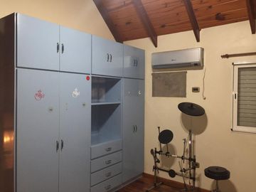 CASA EN VENTA EN BARRIO LOS OLMOS-ROLDAN-