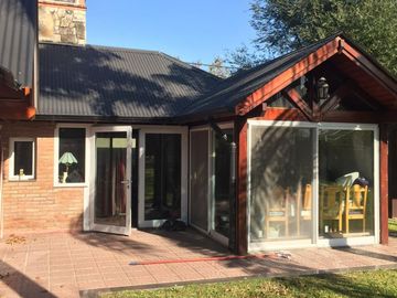 CASA EN VENTA EN BARRIO LOS OLMOS-ROLDAN-